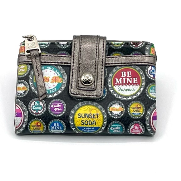 RELIC Wallet Retro Soda Pop Bottle Caps Folding Clutch multicolor. - Picture 1 of 11